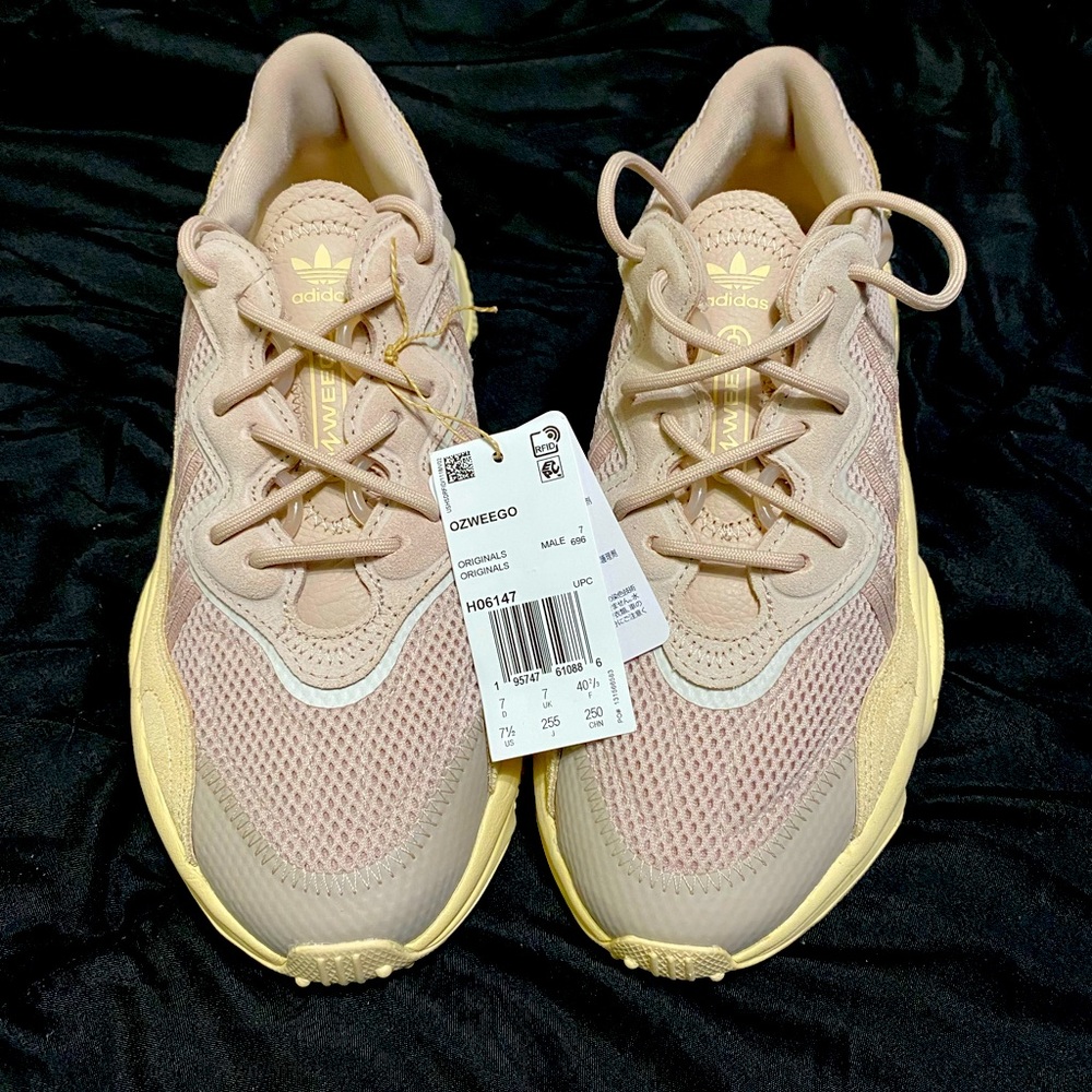 Adidas Originals Men’s “Ozweego shoes”